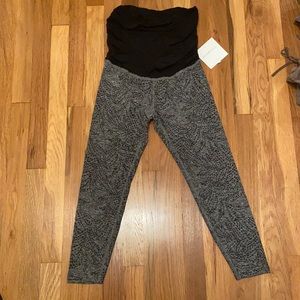 NWT Beyond Yoga Maternity Leggings